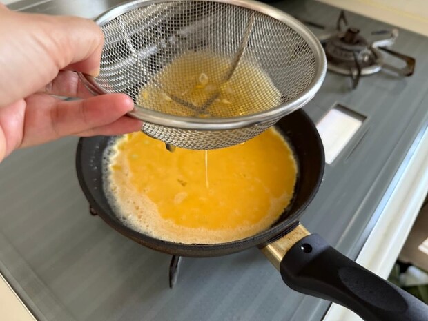 ざるでこしながら