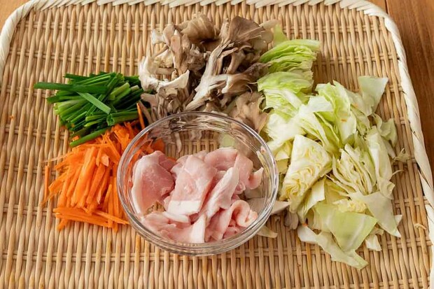 「豚肉ときのこのこっくりみそビーフン」レシピ