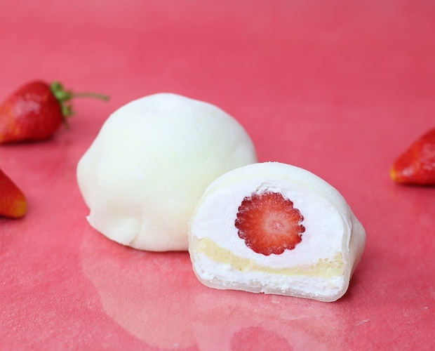 「不二家」のプレミアムブランド新店がオープン!まるでショートケーキのような「苺大福」も♪