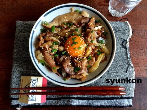 めっちゃ簡単！ボリューム満点♪豚肉の「がっつりスタミナ丼」レシピ