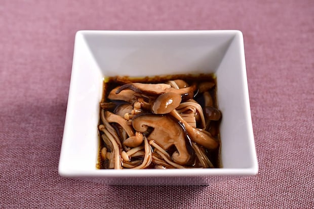 きのこのオイル漬けを使ったマリネ