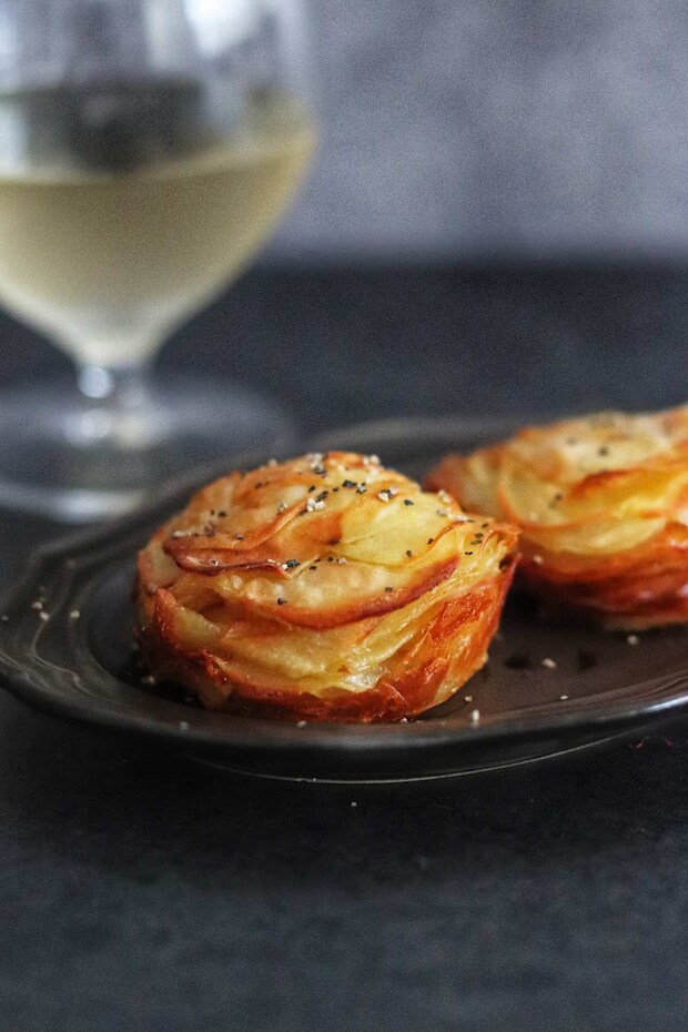 スライスしたじゃがいもで！カリほく「ベーコンチーズのポテトミルフィーユ」の作り方