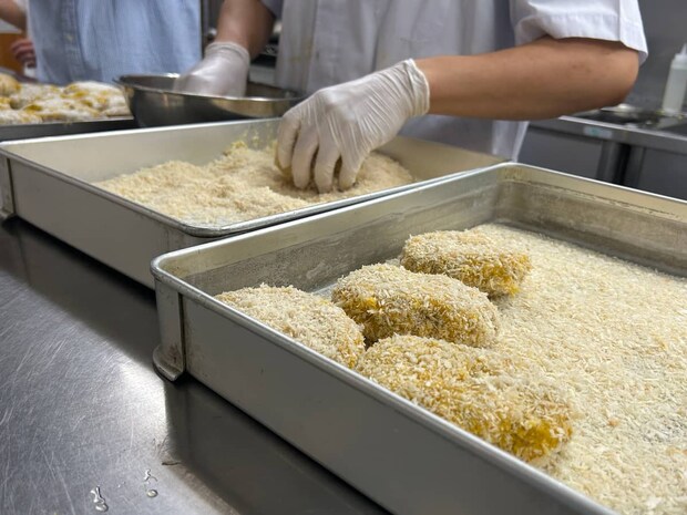 工程8__かぼちゃコロッケ