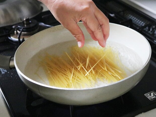 温野菜だけじゃない！焼きそば・パスタからチャプチェまで。蒸し器で簡単「絶品麺」レシピをご紹介