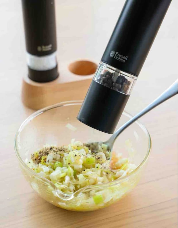 Russell Hobbs（ラッセルホブス）　「電動ミル ソルト＆ペッパー ミニ」