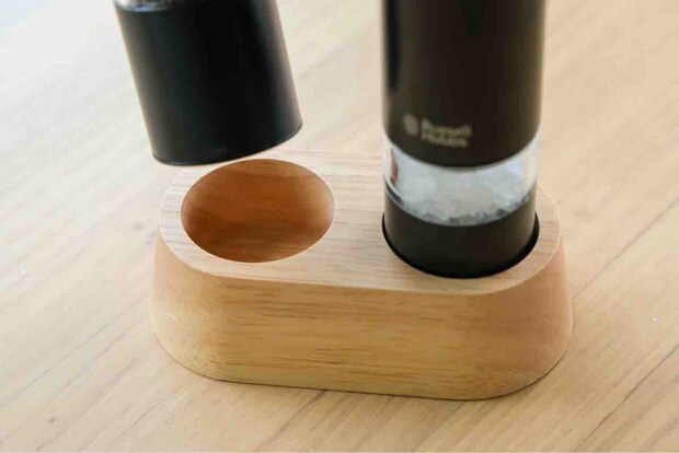 Russell Hobbs（ラッセルホブス）　「電動ミル ソルト＆ペッパー ミニ」