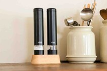 Mizukiさんが“手放せない”と語るキッチンアイテム。Russell Hobbs「電動ミル ソルト＆ペッパー ミニ」