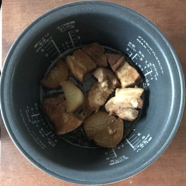 山本ゆりさんの「やわらか豚ばら大根」レシピ