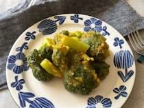 つまみ食いが止まらない！「ブロッコリーのカレー天ぷら」の作り方