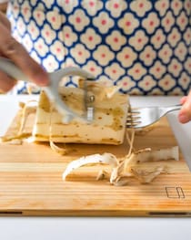 もう手がかゆくならない！ちはるさんに聞く「長芋の皮むき」を最強にラクにするコツ