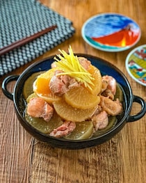 ほったらかしでOK ！「一発で味しみしみ鶏大根」の作り方