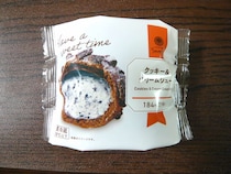 198円でリッチなおいしさ♪ファミマ「クッキー&クリームシュー」がご褒美スイーツにぴったり