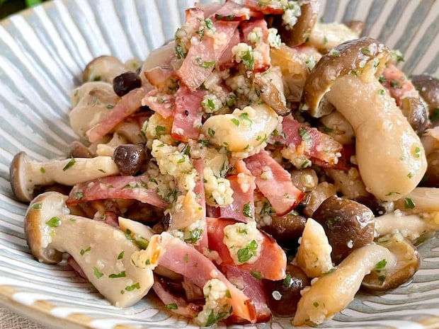ぶなじめじとベーコンのペペロン