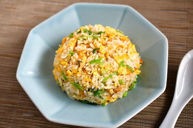 冷凍した長ねぎの青い部分を使ったチャーハン