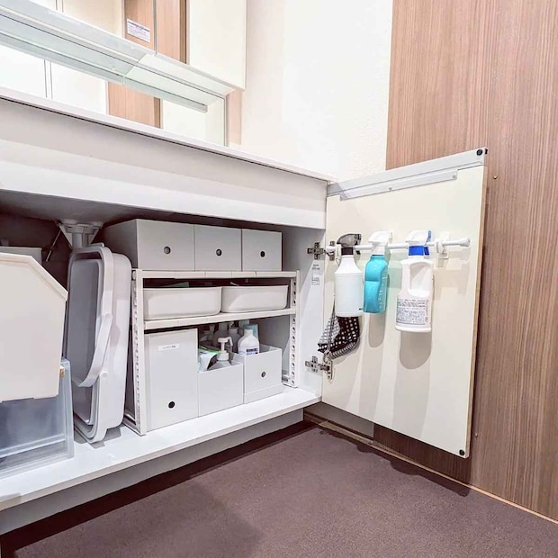 「洗面台下」どうしてる？開き扉・引き出しタイプの収納アイデア5選