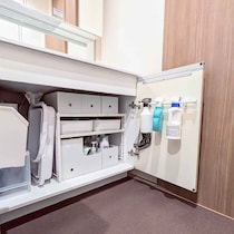 「洗面台下」どうしてる？開き扉・引き出しタイプの収納アイデア5選