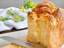 パン屋さん級のサクふわ感！おうちで手軽に作れる「魅惑のデニッシュ食パン」