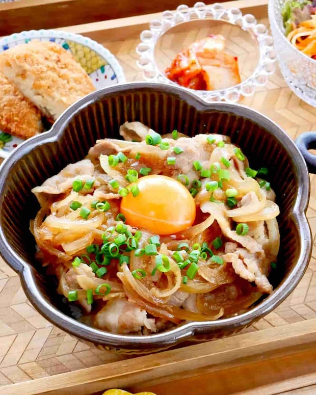 迷ったらこれ作ろう!maina(米山真衣)さんの「ボリューム満点献立」5選