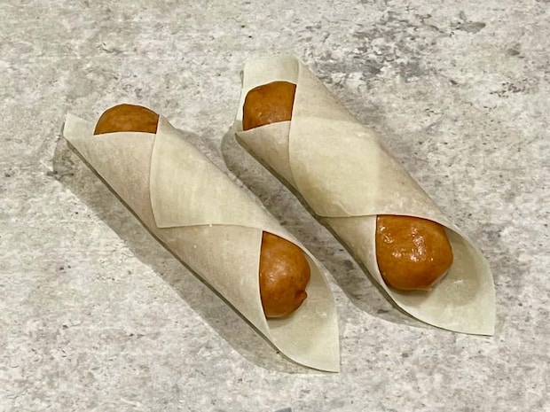 粗挽きウインナーのワンタン皮巻き