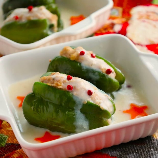 チーズがのび~る♪「肉詰めピーマンのクリーム煮」の簡単レシピ