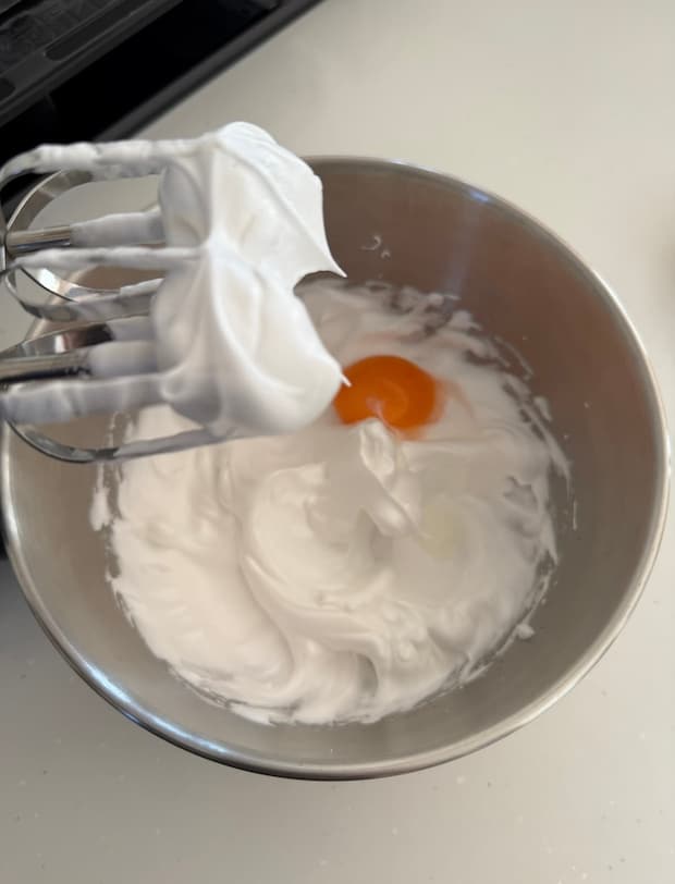 卵ひとつ分で作るロールケーキ