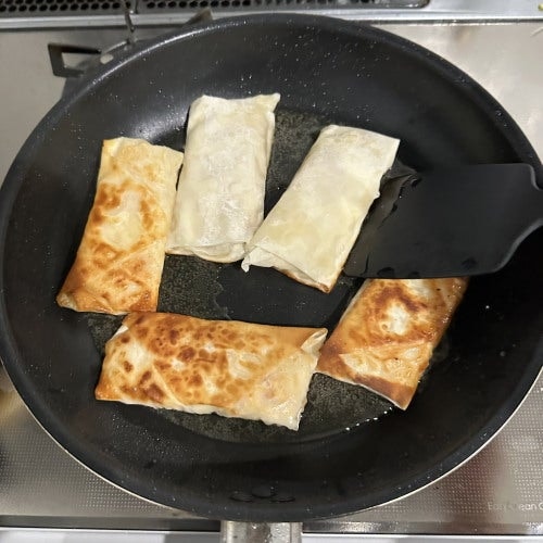 「ベーコンポテトパイ風春巻き」レシピ