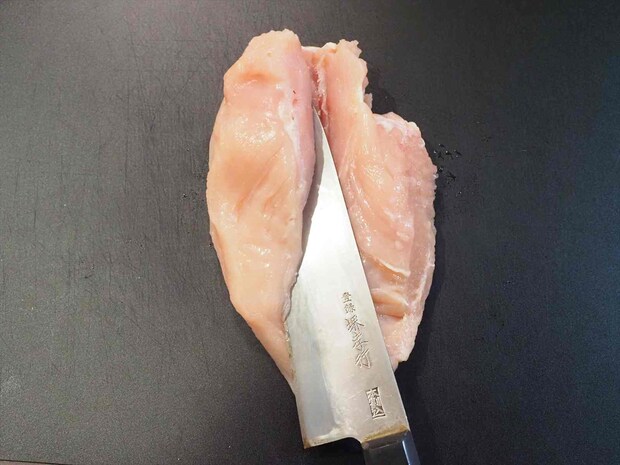 鶏むね肉のピザ風フライパン焼き