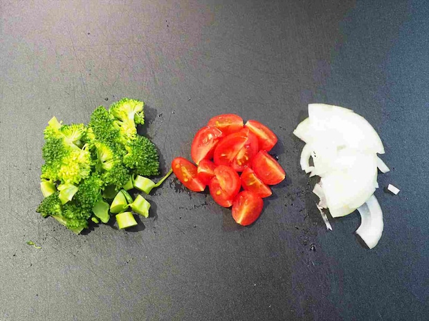 鶏むね肉のピザ風フライパン焼き