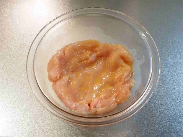 鶏むね肉のピザ風フライパン焼き