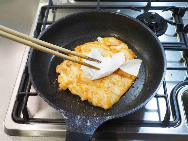 鶏むね肉のピザ風フライパン焼き