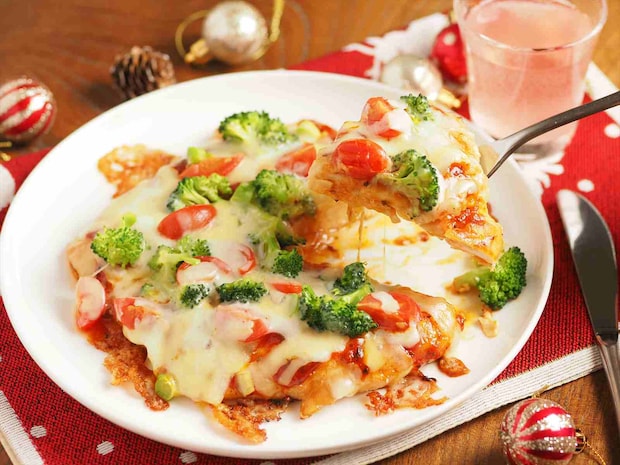 クリスマスにもおすすめ！やわらか鶏むね肉の“ピザ風チキン”レシピ