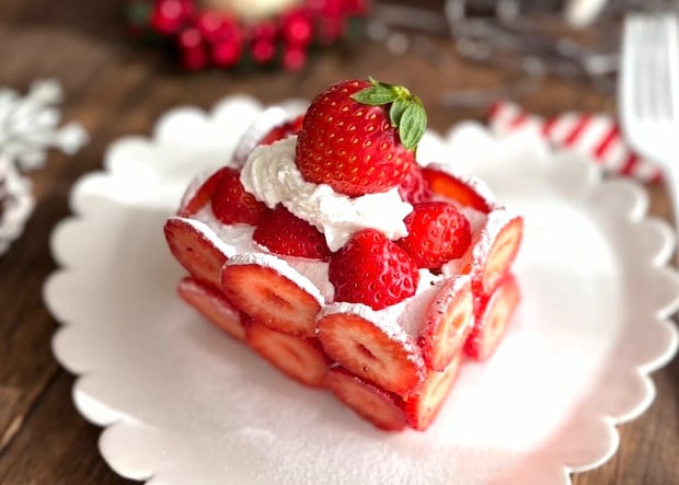 市販のカステラで15分♪かわいさ満点「タルギケーキ（韓国風いちごケーキ）」