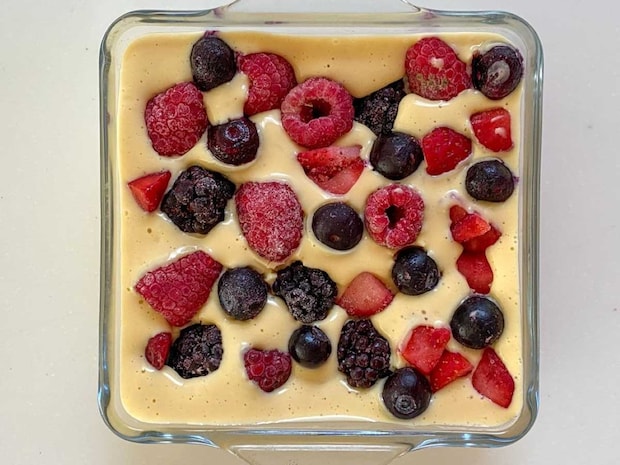 ミックスベリーのヨーグルトクラフティ