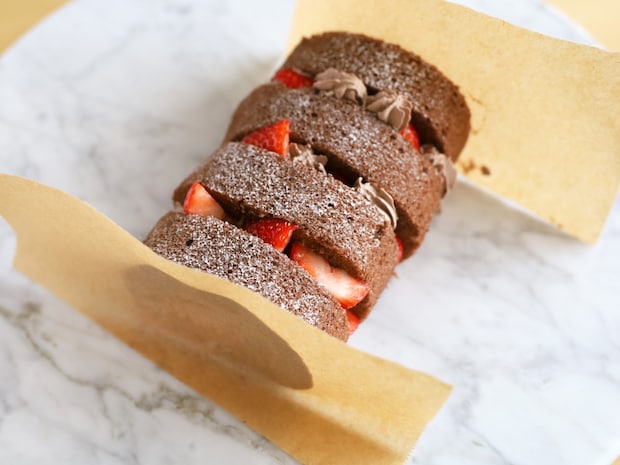 「市販の切れてるロールケーキでブッシュドノエル」レシピ05