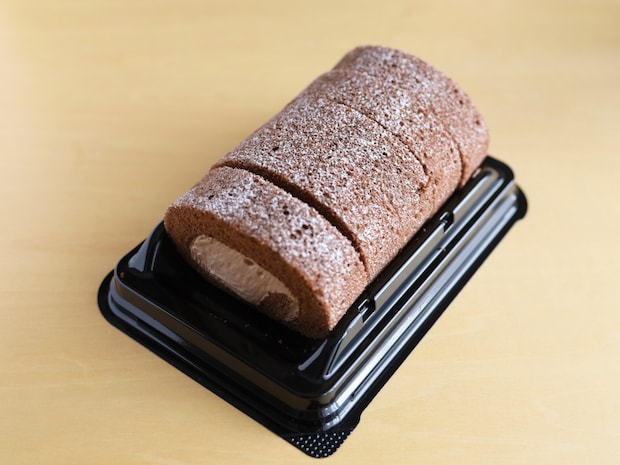 「市販の切れてるロールケーキでブッシュドノエル」レシピ