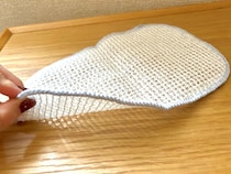 「これがスポンジ！？」セリア「メッシュスポンジ」が薄いのに洗いやすいと話題