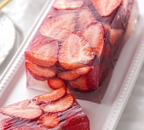 「いちご」が主役！簡単なのに華やかなスイーツレシピ4選