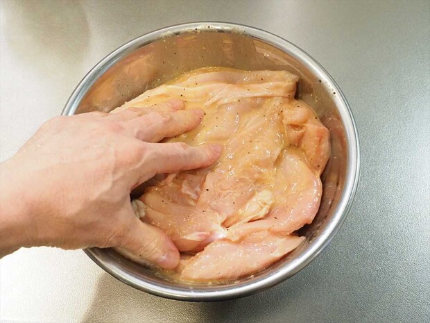 1㎏鶏ハム大鍋でまとめて調理