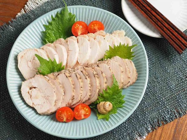 年末の集まりに大活躍！しっとりおいしい「鶏ハム」レシピ2選
