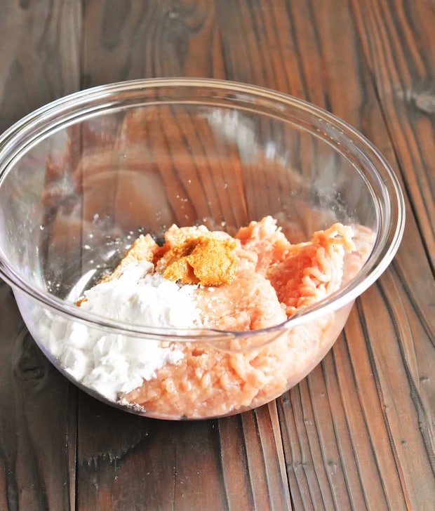 松本ゆうみ（ゆーママ）さんの「和風ミートローフ」レシピ 工程1