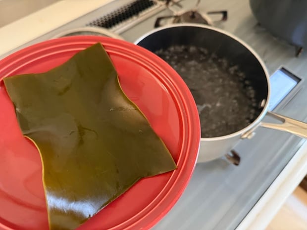 昆布を取り出す