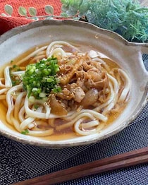 鍋1つで作れて簡単！山本菜月さんの「あったかうどん」レシピ