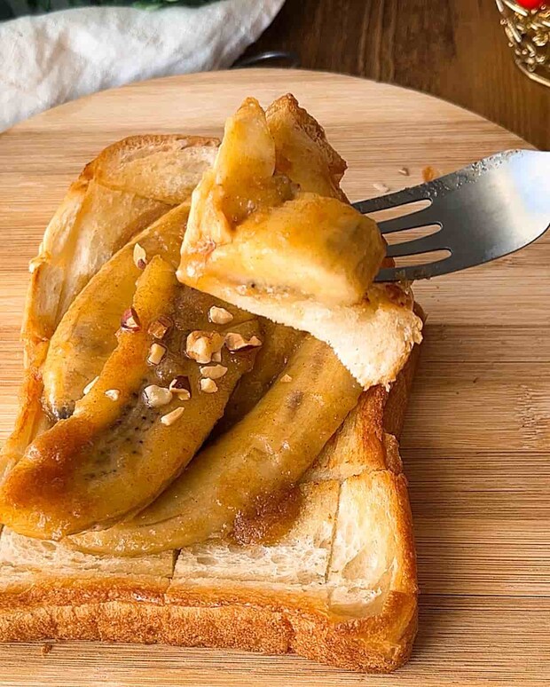 フライパン1つで完結！懐かしい味わいの「きなことバナナのトースト」の作り方