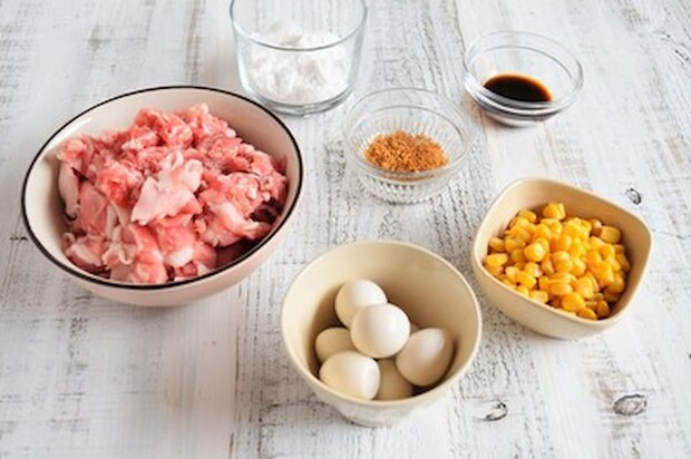 豚こまコーンのエッグボール