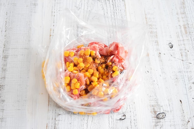 豚こまコーンのエッグボール