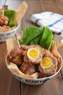 お弁当の主役に♪ころんとかわいい「豚こまコーンのエッグボール」レシピ