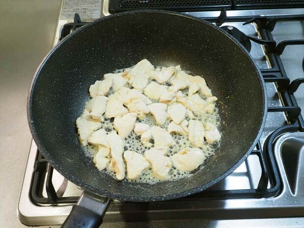 鶏むね肉とキャベツのみそマヨ炒め