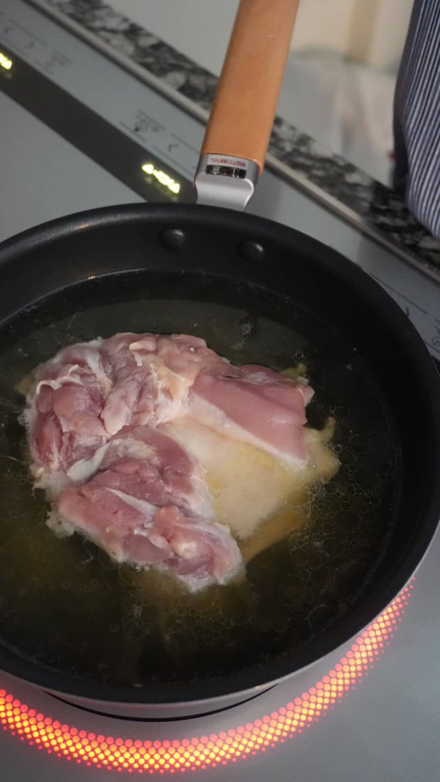 弱火で柔らかい鶏肉