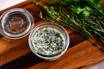少量から気軽に作れる♪自家製「ハーブソルト」で料理を楽しもう！