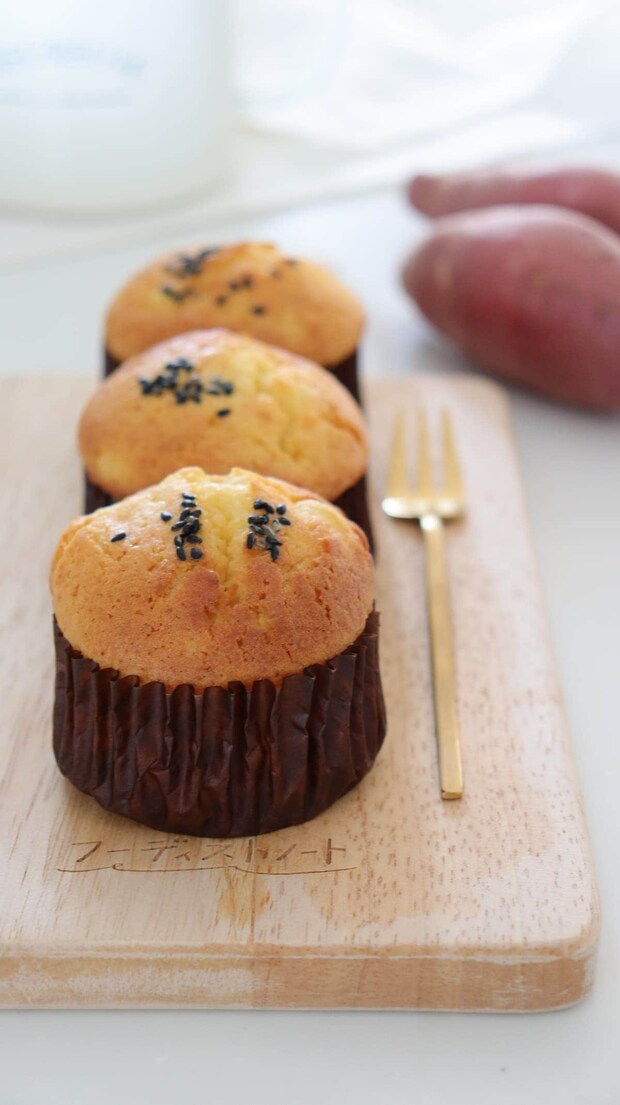 ホットケーキミックスで簡単♪秋に食べたい「さつまいもマフィン」の作り方【動画あり】